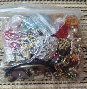 1.5 Lbs Of Jewelry For Repair Harvest Crafting Repurpose Craft Lot